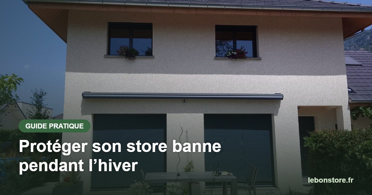 Store coffre replié sur la façade d’une maison